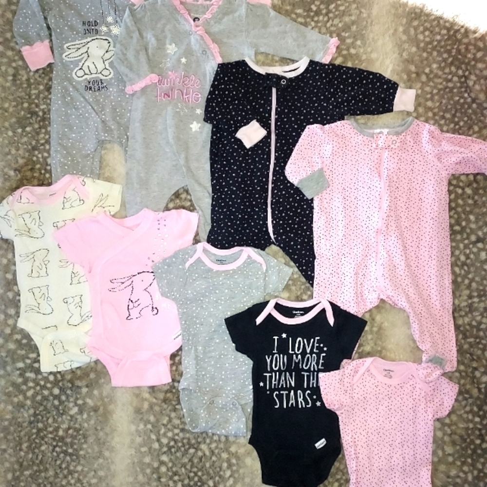 5 short sleeve onesies & 4 footie pajamas
